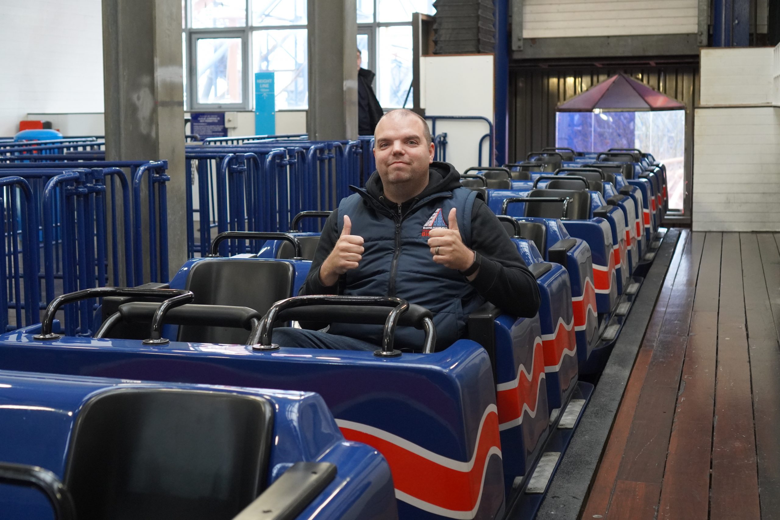 youtuber's-eight-hour-roller-coaster-marathon-for-men's-health